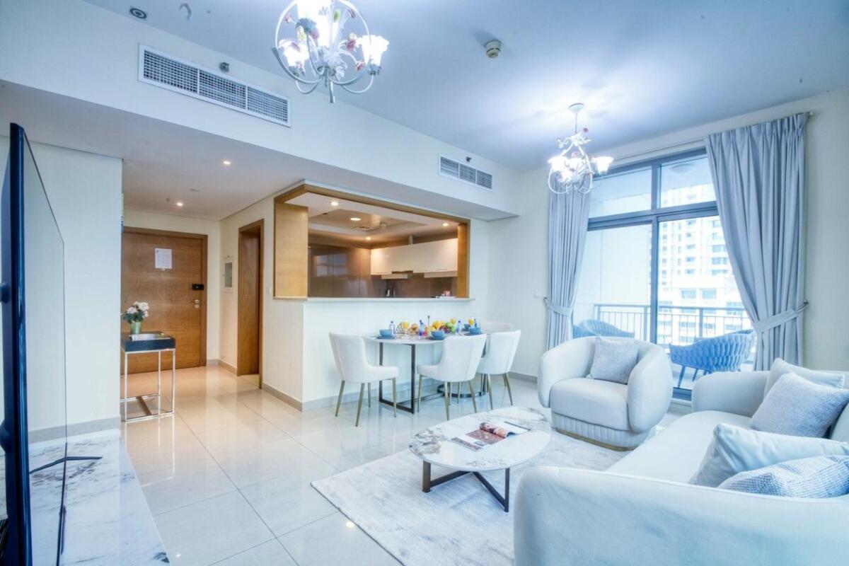 Modern 2br In The Heart Of Downtown Apartment